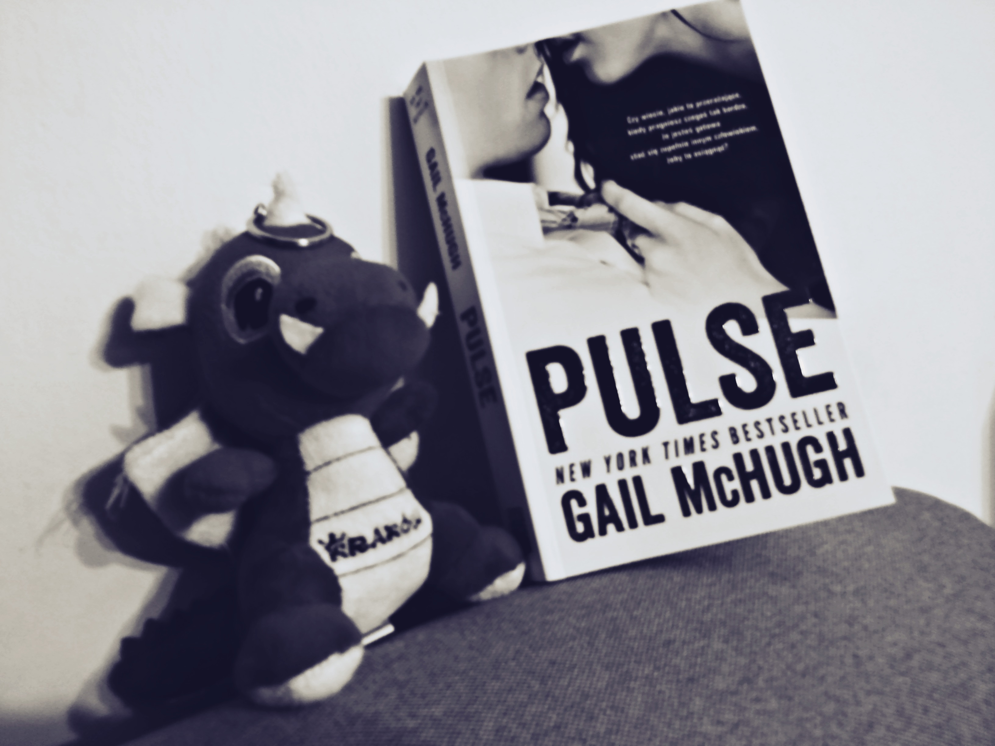 Pulse Gail McHugh Okladka Ksiazki